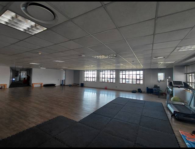 196M² OFFICE TO LET IN BRYANSTON